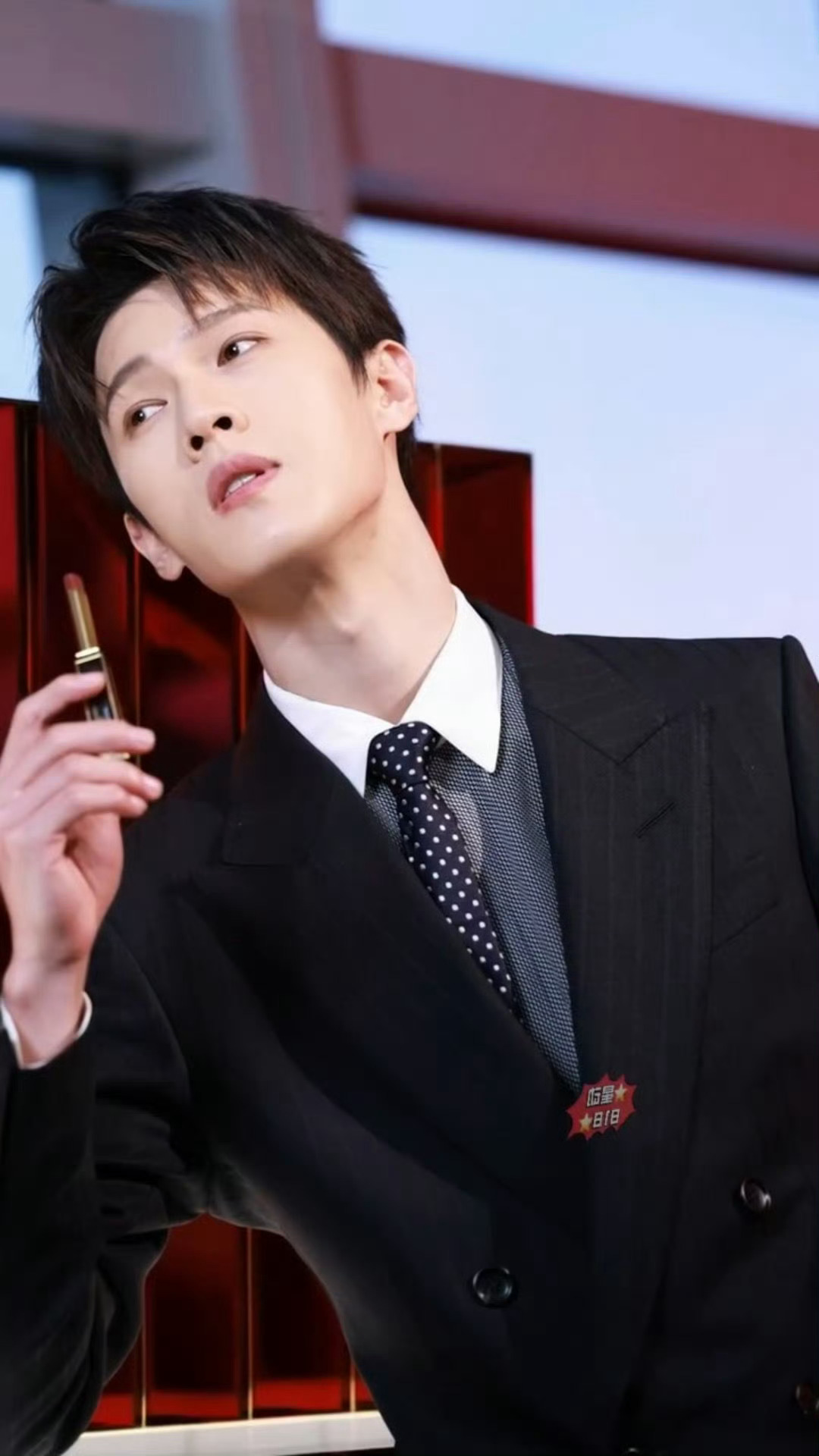 今日份李昀锐线下造型🈶周正啊李昀锐手上好多伤