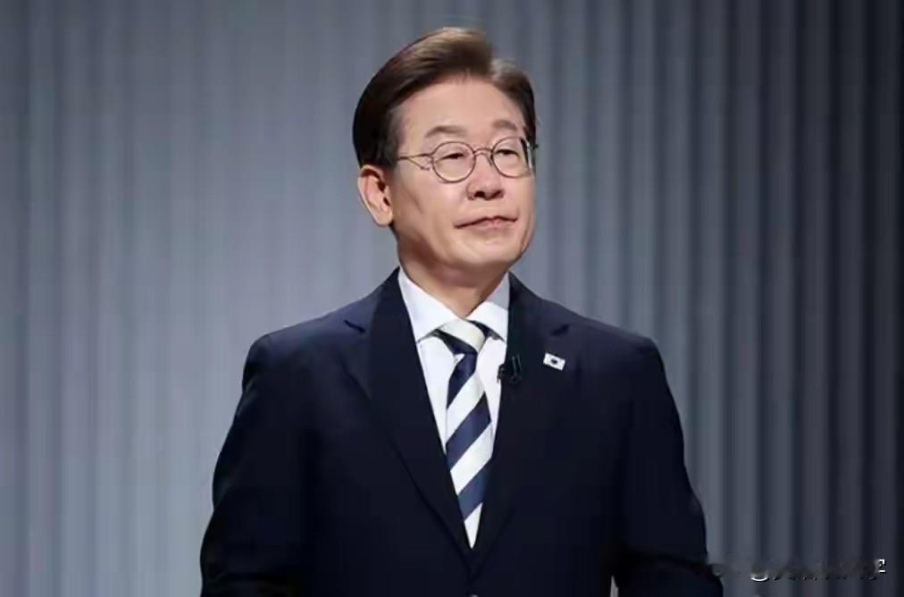 聪明的韩国总统李在明比起他的前任尹锡悦，真是太聪明了，李在明旗帜鲜明地反对台独，