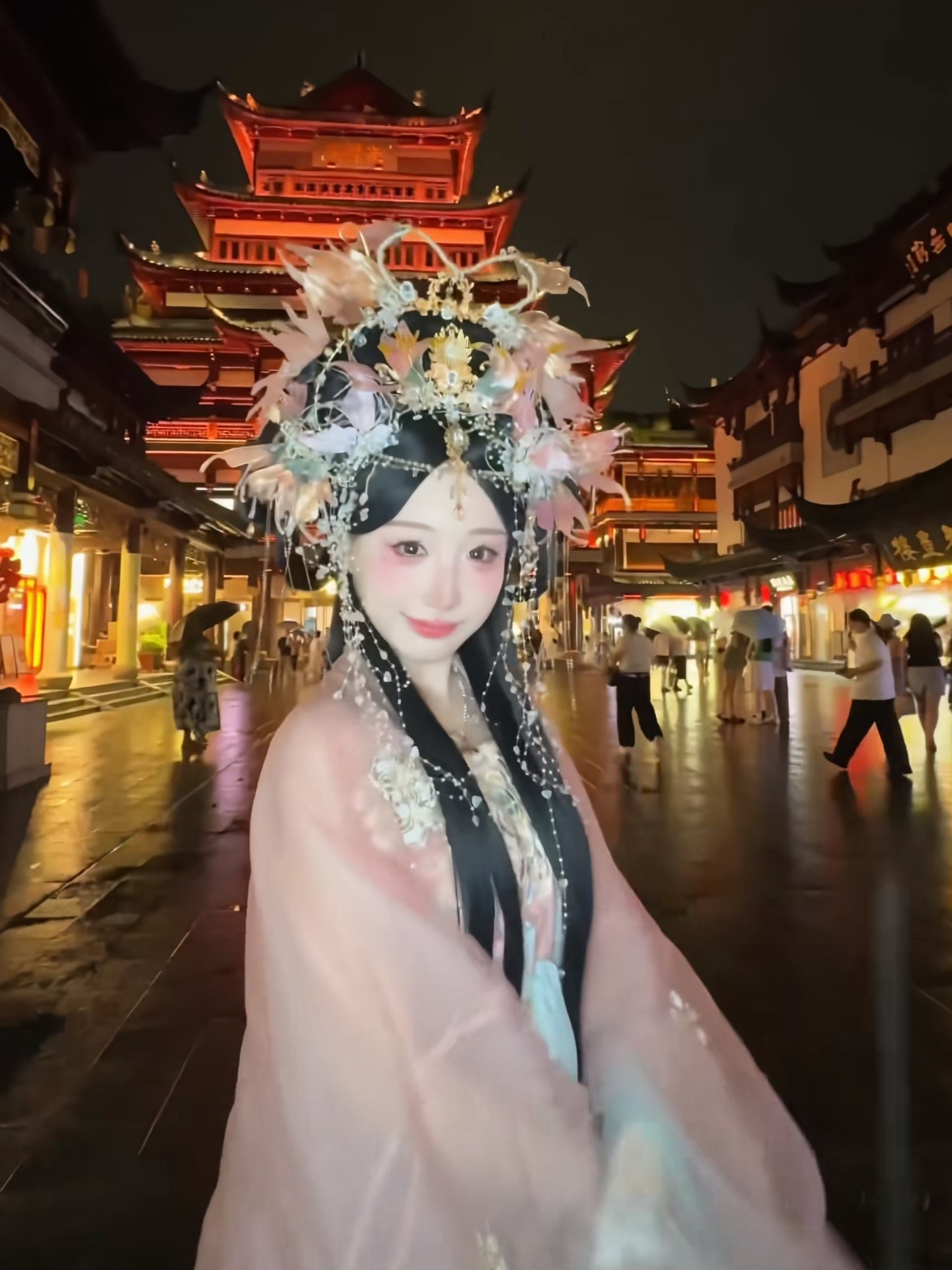 saymyname也去国内景区做了网红流水线妆造