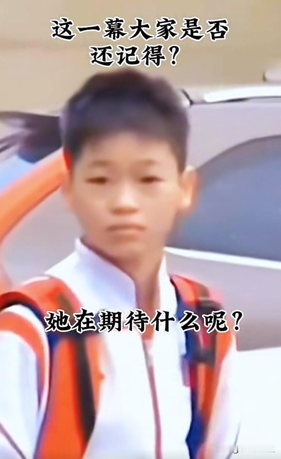 教练本想让她见见世面，结果她直接让全世界见识了什么叫“水花消失术”的天花板。
 