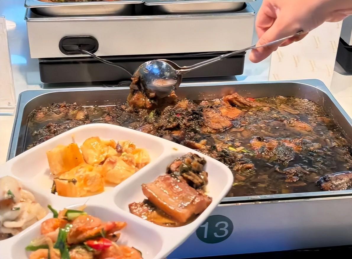 25-35岁白领去哪了？盒马朴朴正在吃掉快餐客流

盒马、朴朴这些超市突然杀进餐