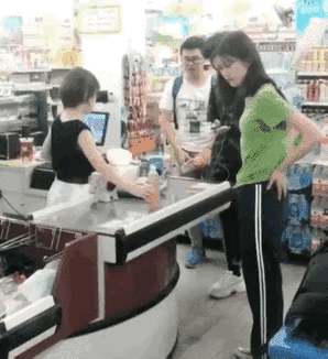 苍天呀，小姐姐动作太突然了，吓我一跳美女太逛了 美女如此 街头搭讪名场面 美女，
