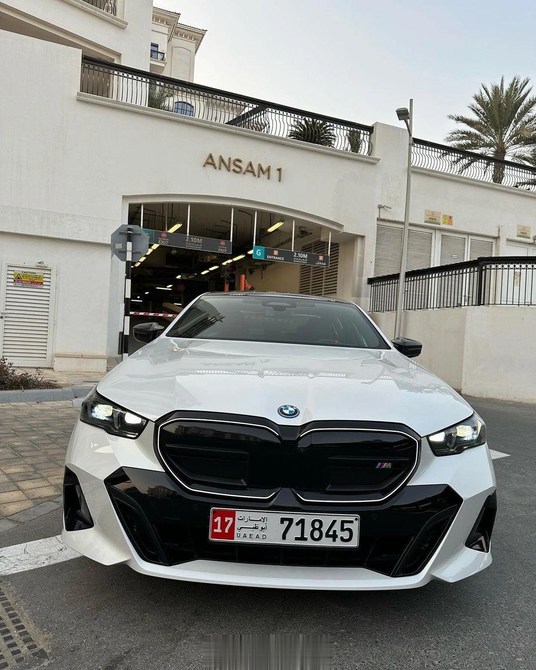 新E级准备好了吗？造型更加时尚，全新宝马5系！#我与汽车的日常##汽场全开##宝