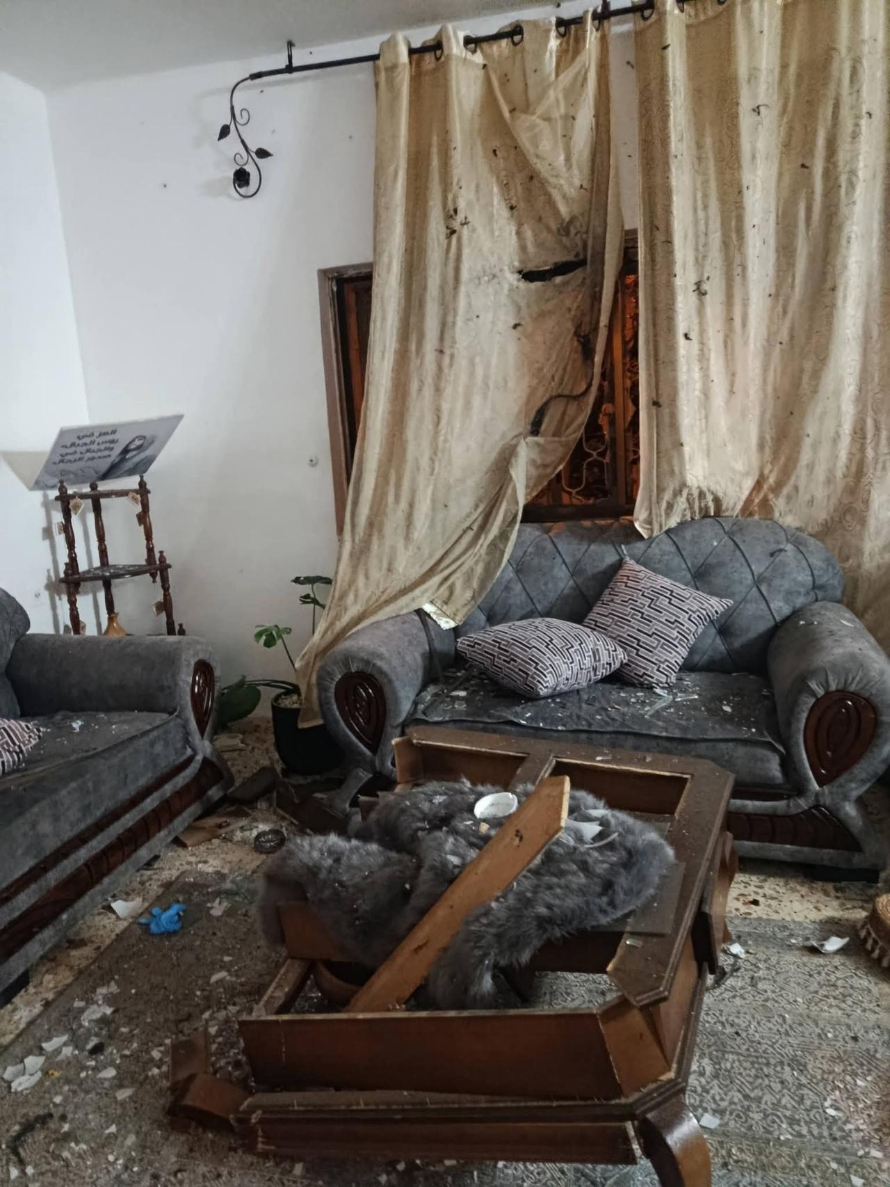 以色列占领军突袭并洗劫了前巴勒斯坦被拘留者海瑟姆·塞亚吉的住所，并将他重新拘留在