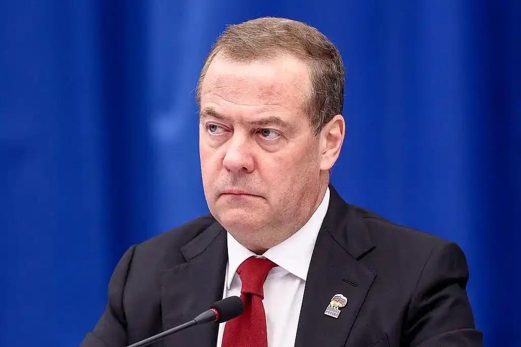 美国会不会为盟友提供保护不好说，俄罗斯肯定是不会为盟友提供保护。

俄罗斯联邦安