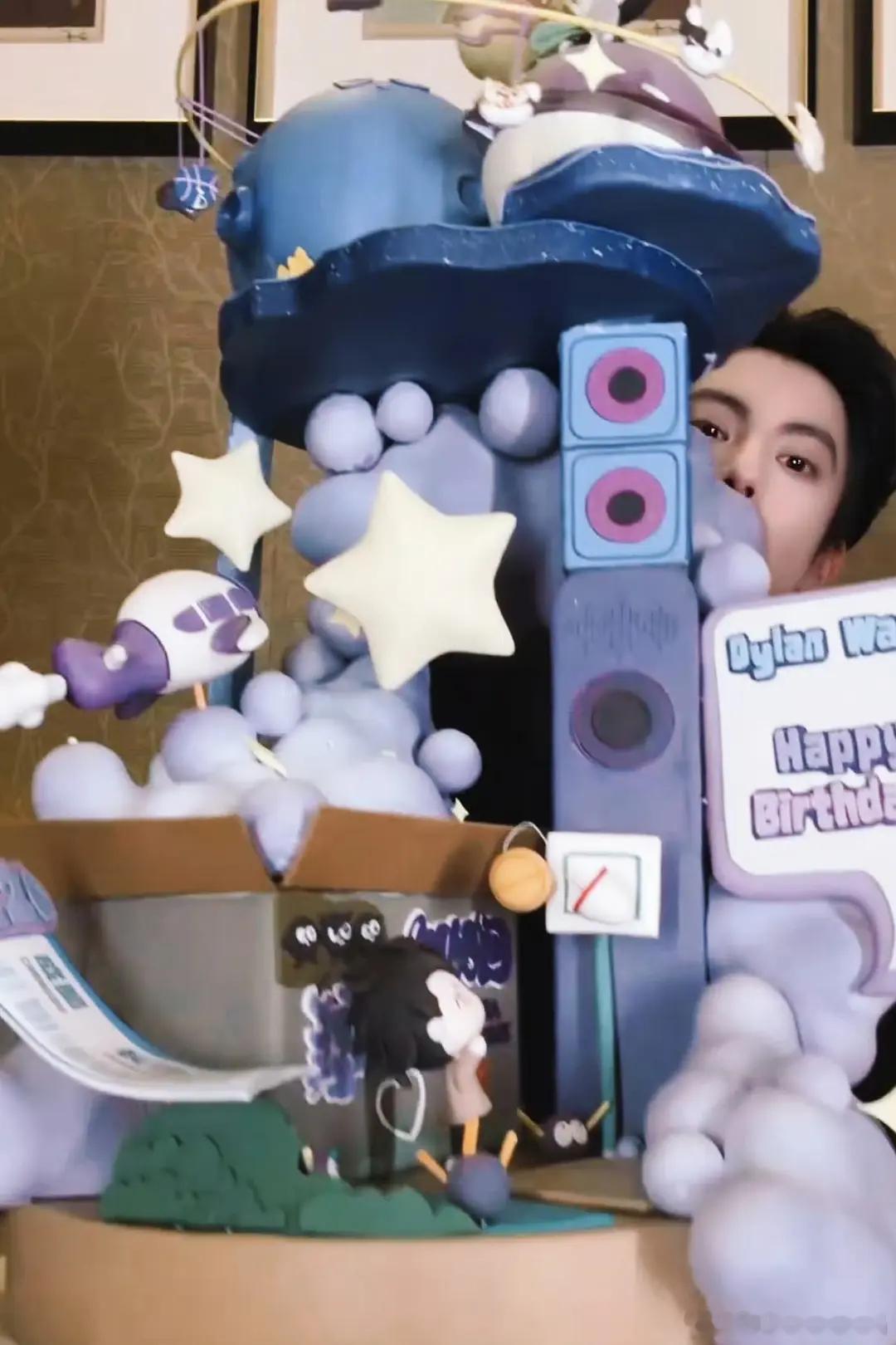 王鹤棣1220生日快乐！26岁的成绩单已生成，好棒一个棣棣！祝福反弹！王鹤棣26