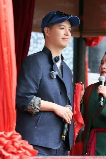 马頔说我要吃软饭 就像他自己说的，现代人也可以选择不同的生活方式，马頔的态度真是