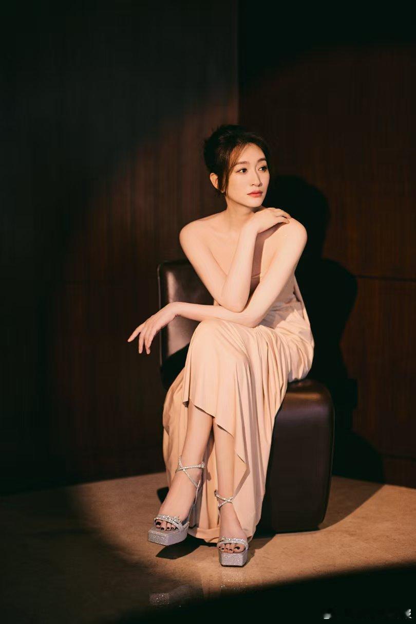 李小冉50岁正是超越自己的年纪 你好星期六 50岁，李小冉用实力打破年龄魔咒，在