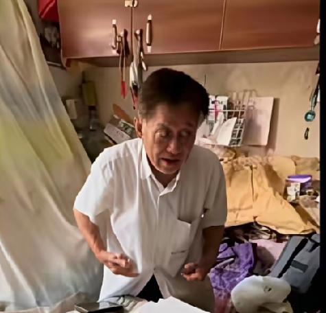这就是爷叔的家？不知道怎么形容？“脏乱差”，这哪是人住的地方呢？怪不得爷叔喜欢天