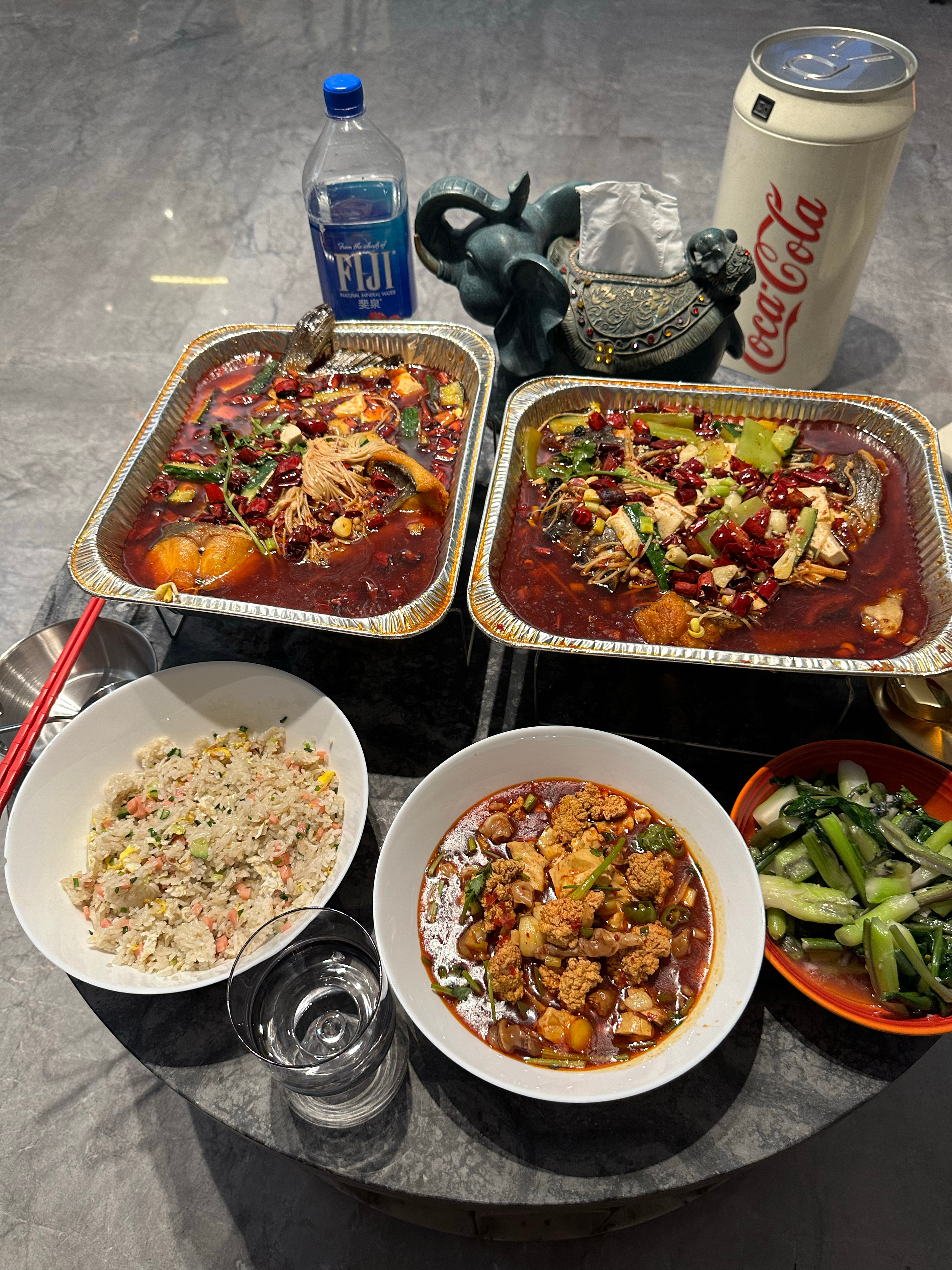 Friday N脑子终于从工作里逃离出来了看综艺吃烤鱼太快乐了！ ​​​