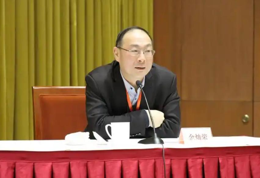 这层窗户纸，总算有人直接点破了！9月5日，金灿荣教授公开谈到这个问题，他提醒大家