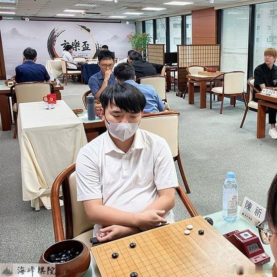 《2026.10.3围棋赛事：IBK杯世界女子赛16强，於之莹执白胜李映周》 围