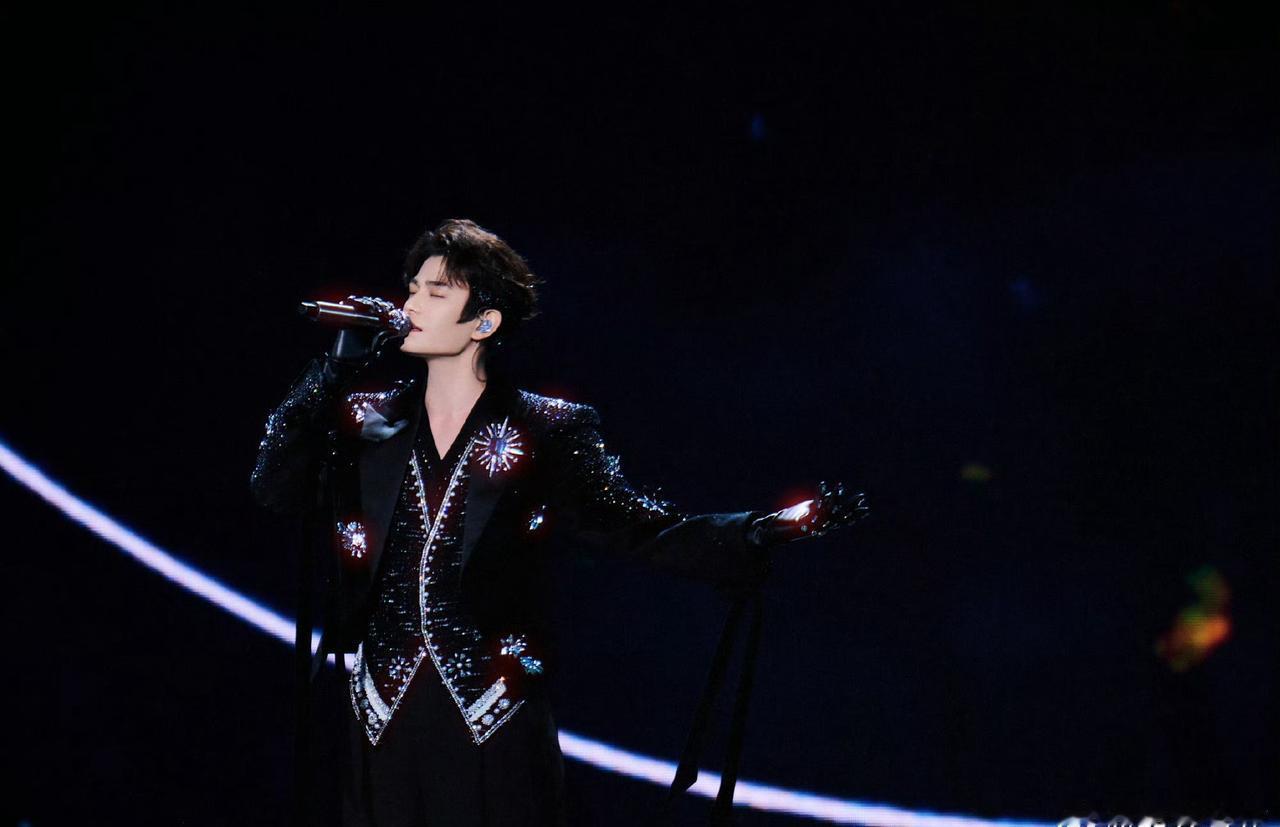 丁禹兮电影天才游戏[跪了]丁禹兮陈伦 

《天才游戏》不容错过！丁禹兮塑造的陈伦