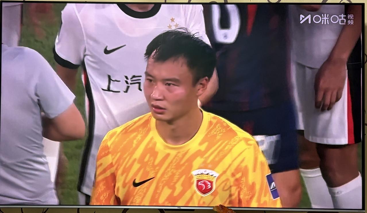 陈威拯救了上海海港啊！
亚冠第六轮，中超冠军海港客场顽强的0:0逼平马来西亚的柔