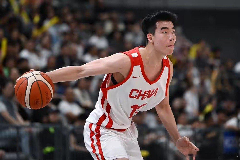小组第一之争！中国U18男篮迎战伊朗，赢球直接锁定头名北京时间8月18日13:0