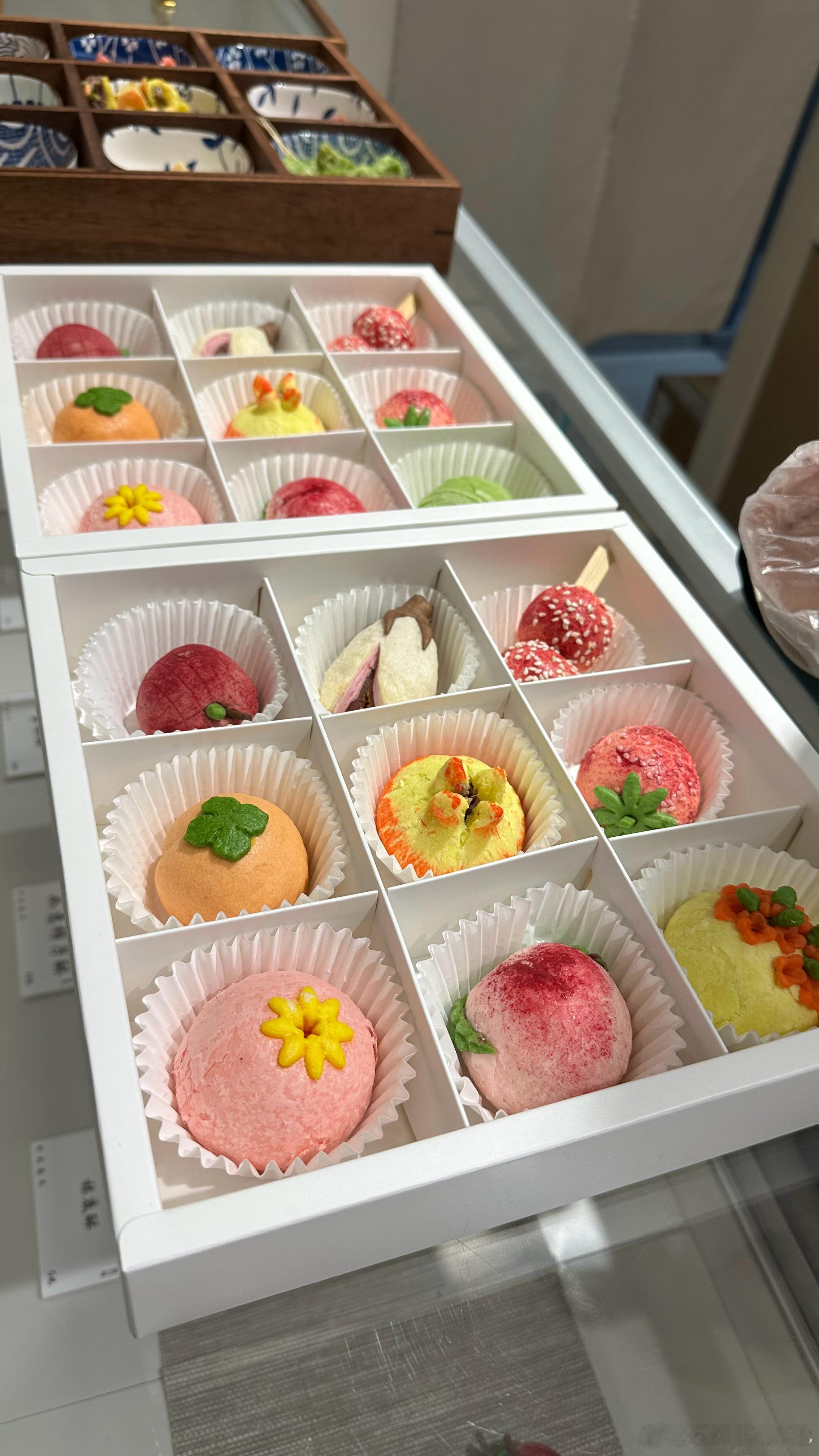 小时候经常听大人说广式苏式月饼，果然苏式有点东西[色]  ​​​