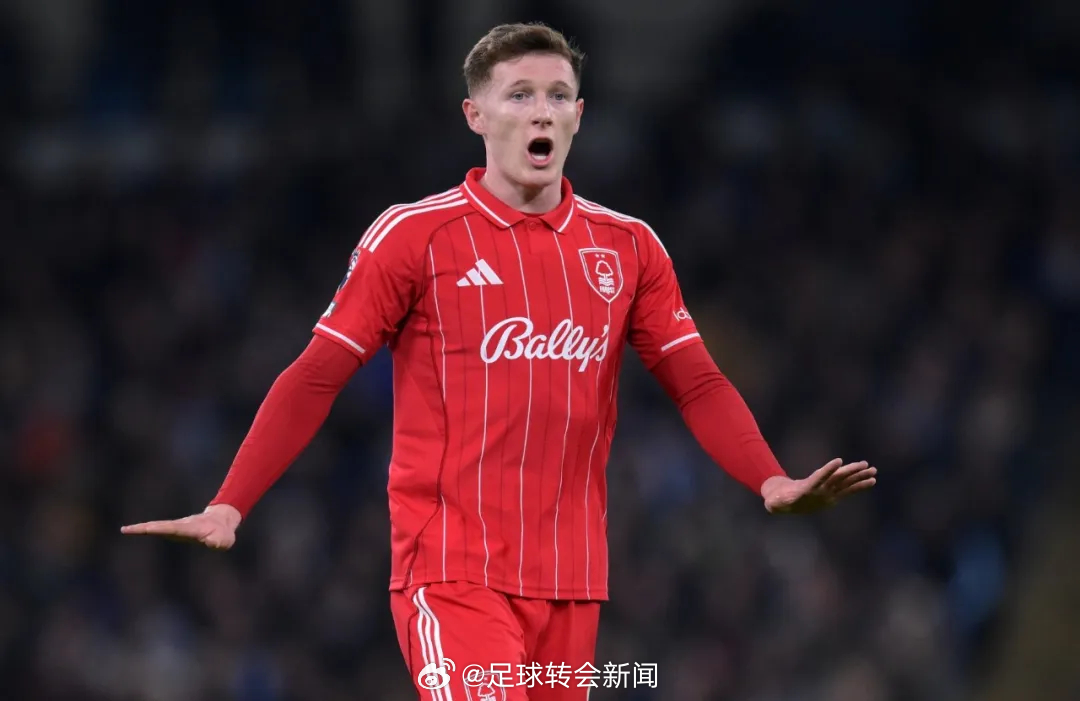 罗马诺消息，曼城肯定会在今夏收购一名新中场，并且埃利奥特-安德森依然是他们的首要