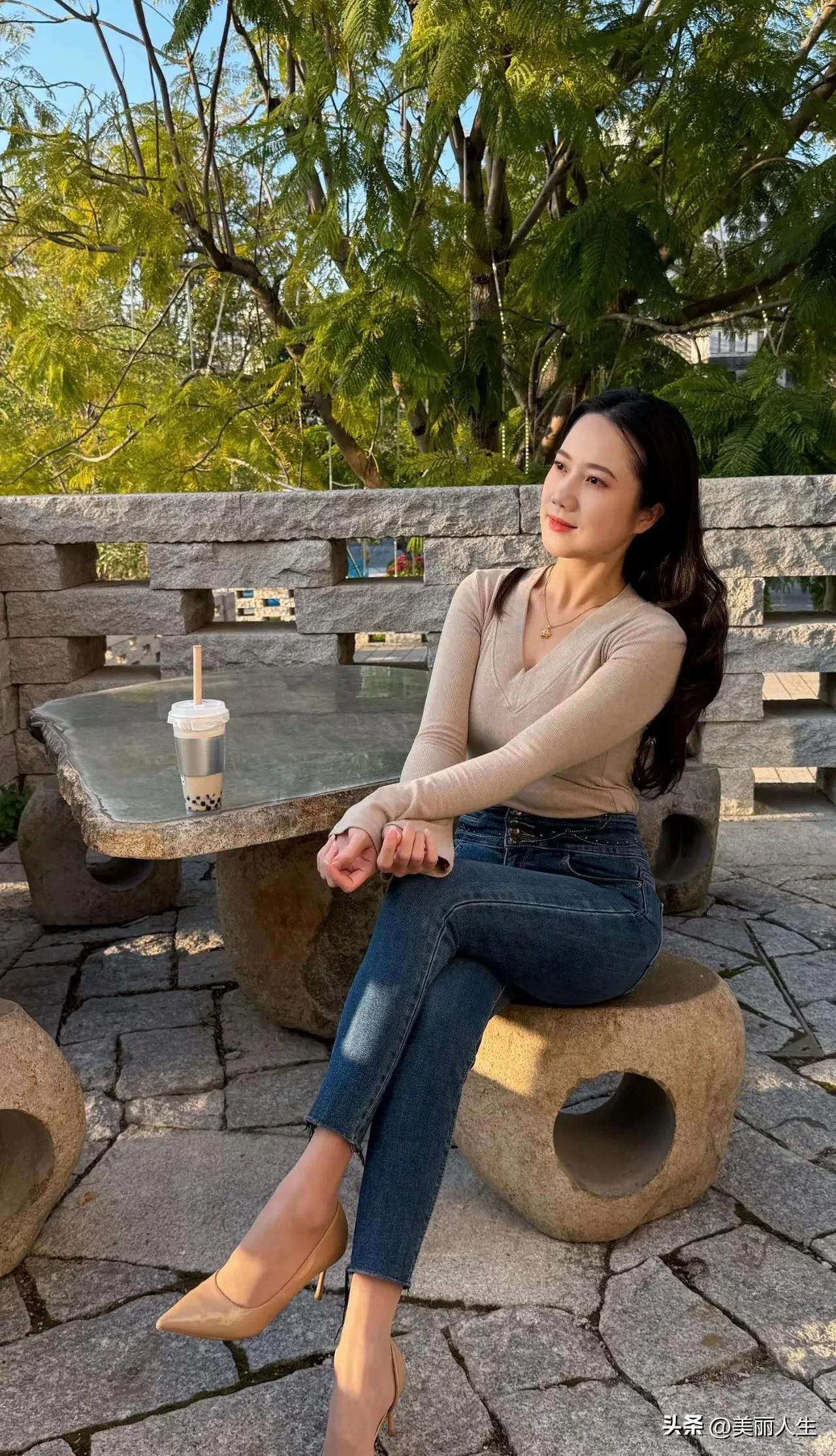 普洱最值得一逛的那柯里，青石板路印着千年马帮蹄印，马铃叮当，茶香不散，品茶亦藏茶