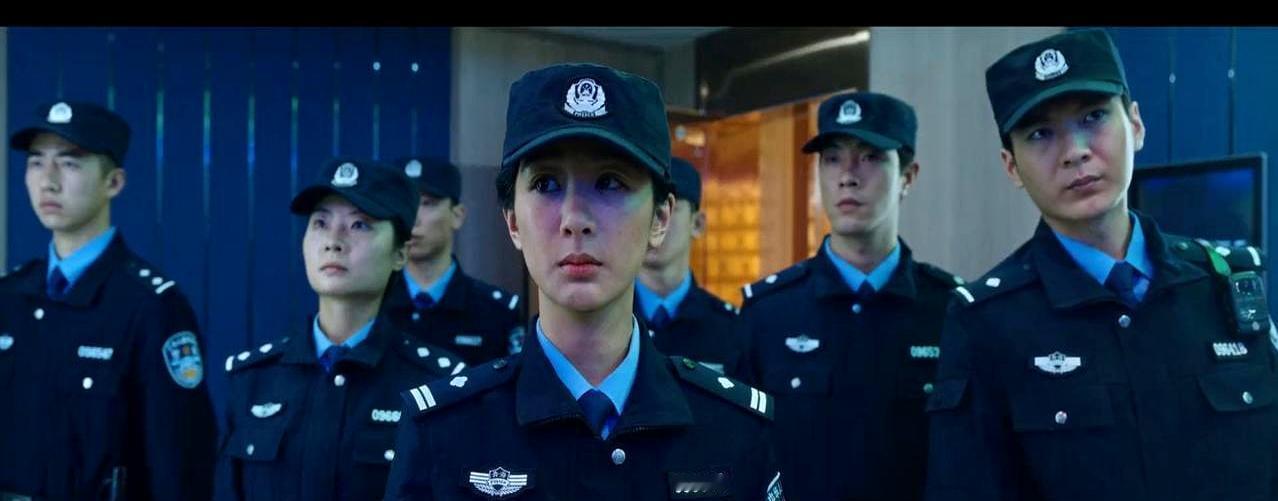 谁能想到，30年前，为了保护藏羚羊，他们连件制服都没有。
索南达杰，这个名字你可