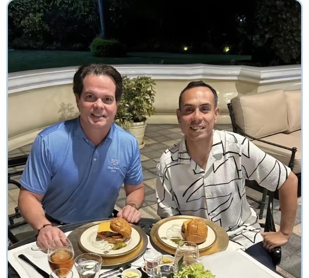 新华社快讯：2月17日，秘鲁总统赫里遭国会弹劾，已被解除总统职务，38岁，去年1