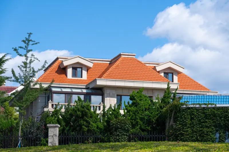 给孩子最大的爱，不是倾尽所有，而是学会“自私”。
在钱上要自私，别早早把存款、房