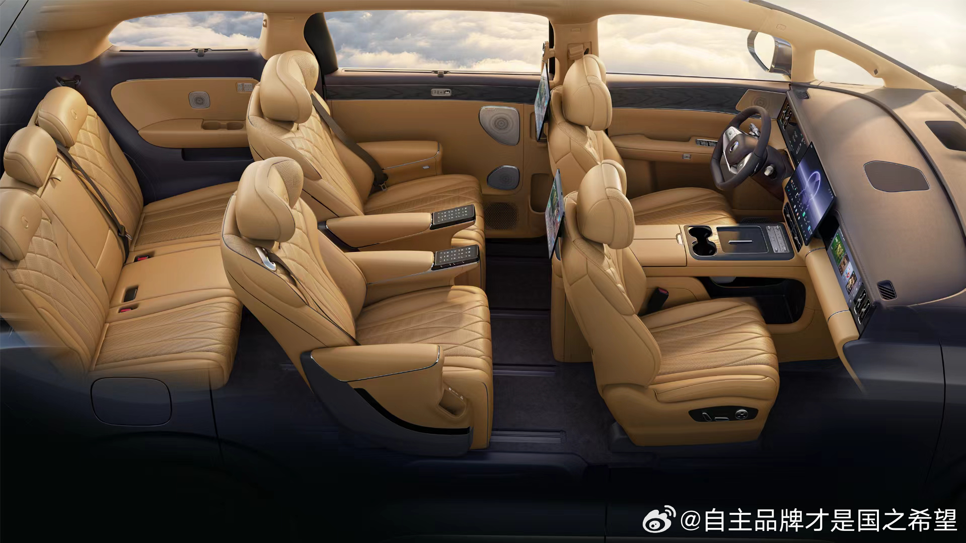 全新D9 终于把王朝档杆换掉了现在也进入了怀档时代双手机位 后面各种屏幕拉满明天