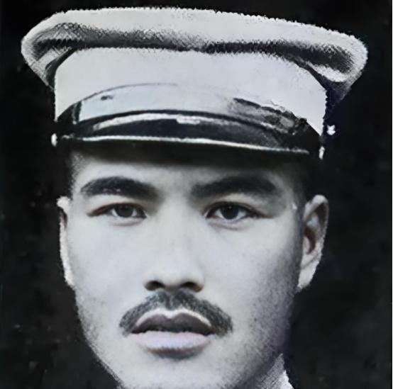 1939年他在深县杀了400名八路军战士，10年后坐进一辆“去见叶剑英”的轿车，