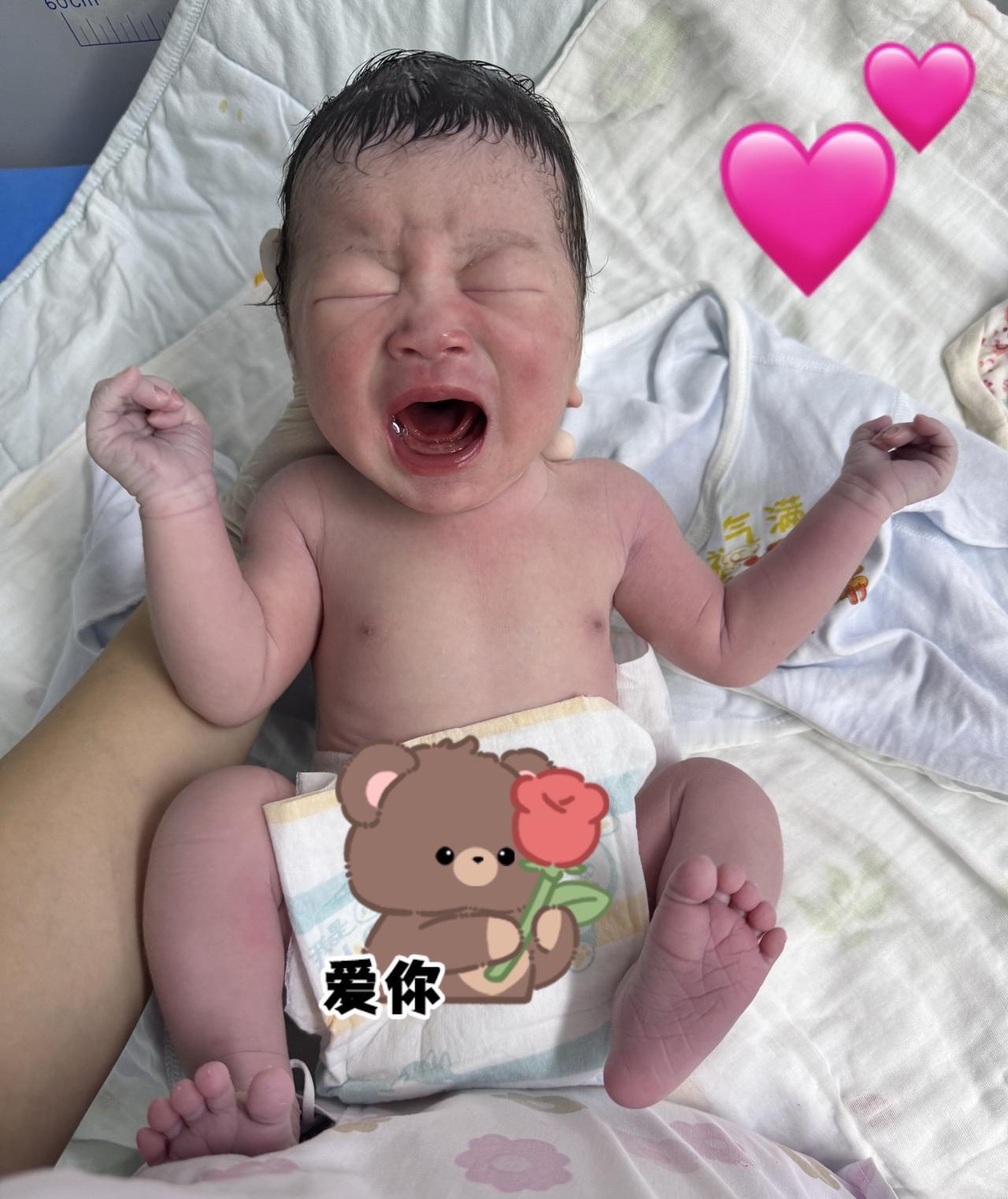 生啦生啦～母女平安✅
是个大胖闺女🎉