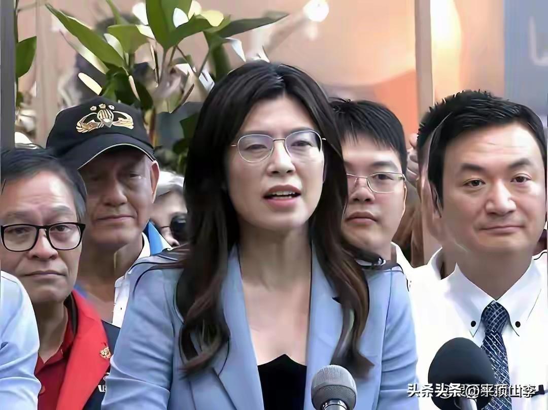 但现实困境在于，国民党长期沦为选举机器，不敢理直气壮讲统一，甚至试图跟随民进党路