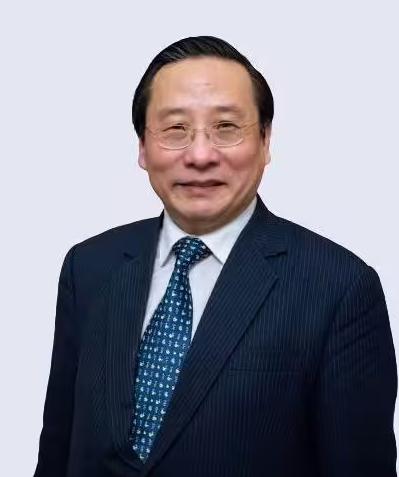 万斯曾暗示中国，如果不接受关税，就考虑战争。话音未落，中国学者高志凯就在国际辩论