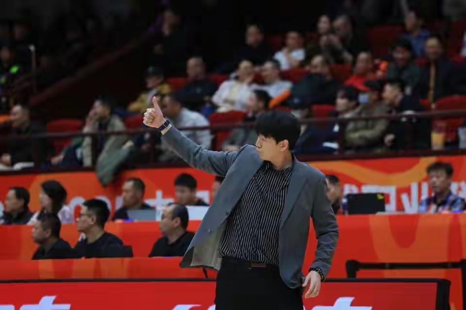 山东高速男篮今晚客战广东男篮！
必将迎来一场惨败！
作为一名山东1球迷，这是谁也