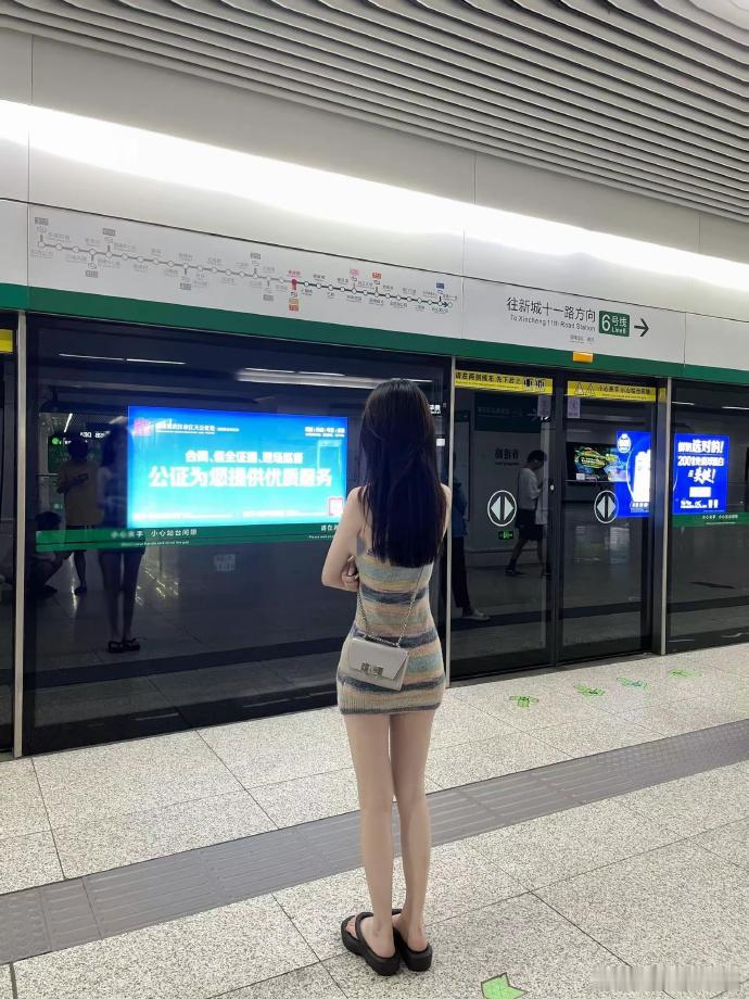 简简单单的穿着其实最好看！ ​​​