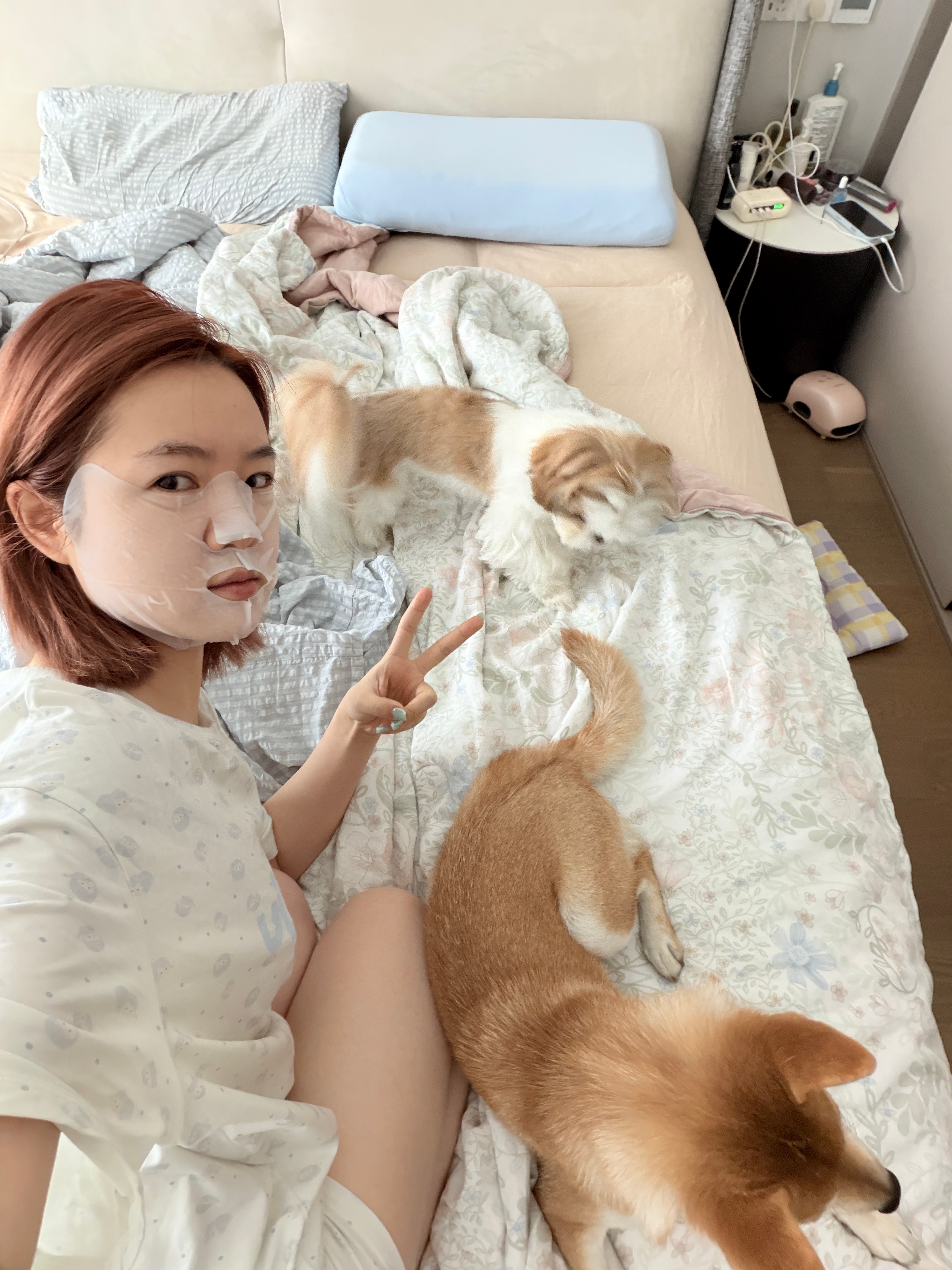 台风天真的很适合宅在家里！我发现我真的很喜欢穿睡衣，不出门在家里都是睡衣，但是佳