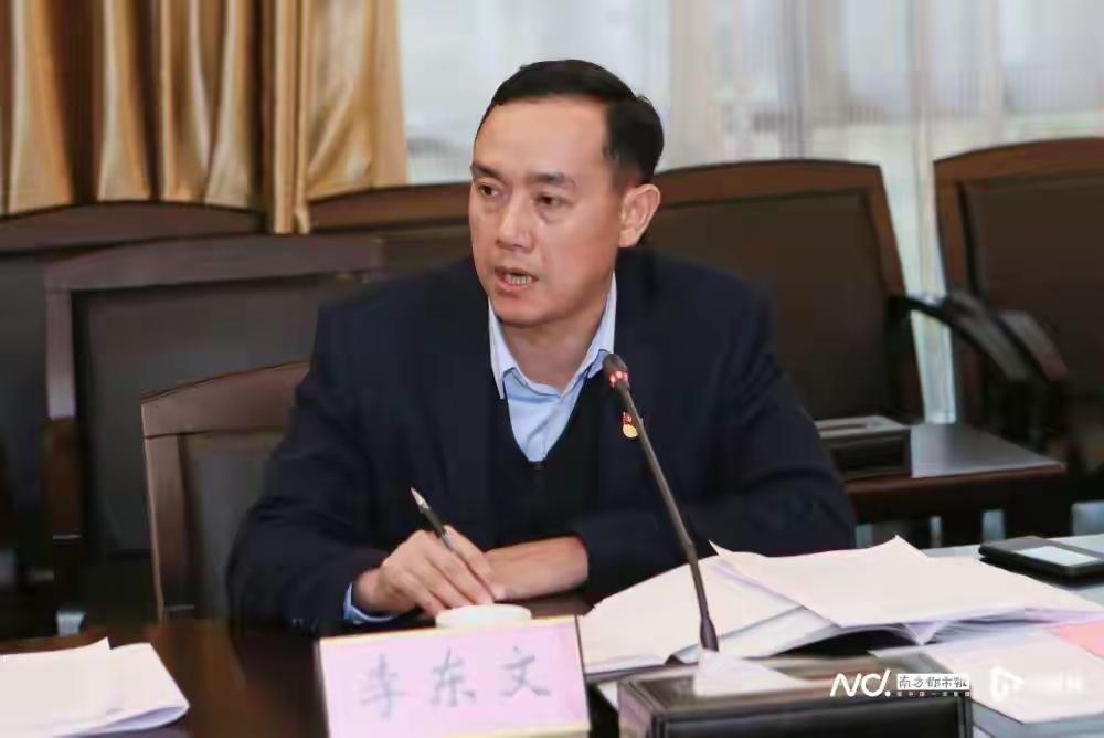 佛山市，终于有了！这次是顺德区的李东文

李东文，前期履历不详，

2015年时