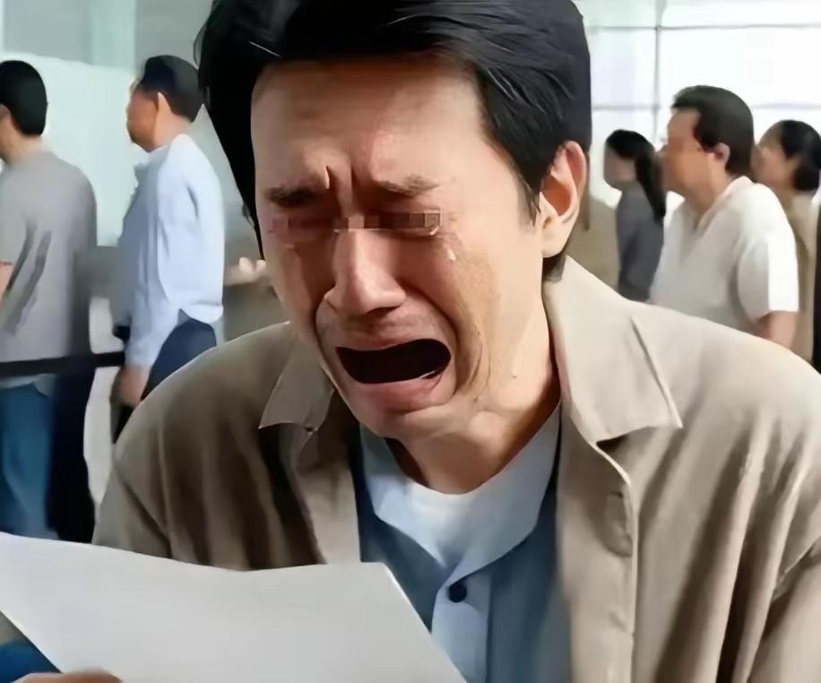 上海浦东一男子发现妻子与上司出轨5年，离婚后气不过，把对方的私密聊天和照片印成传