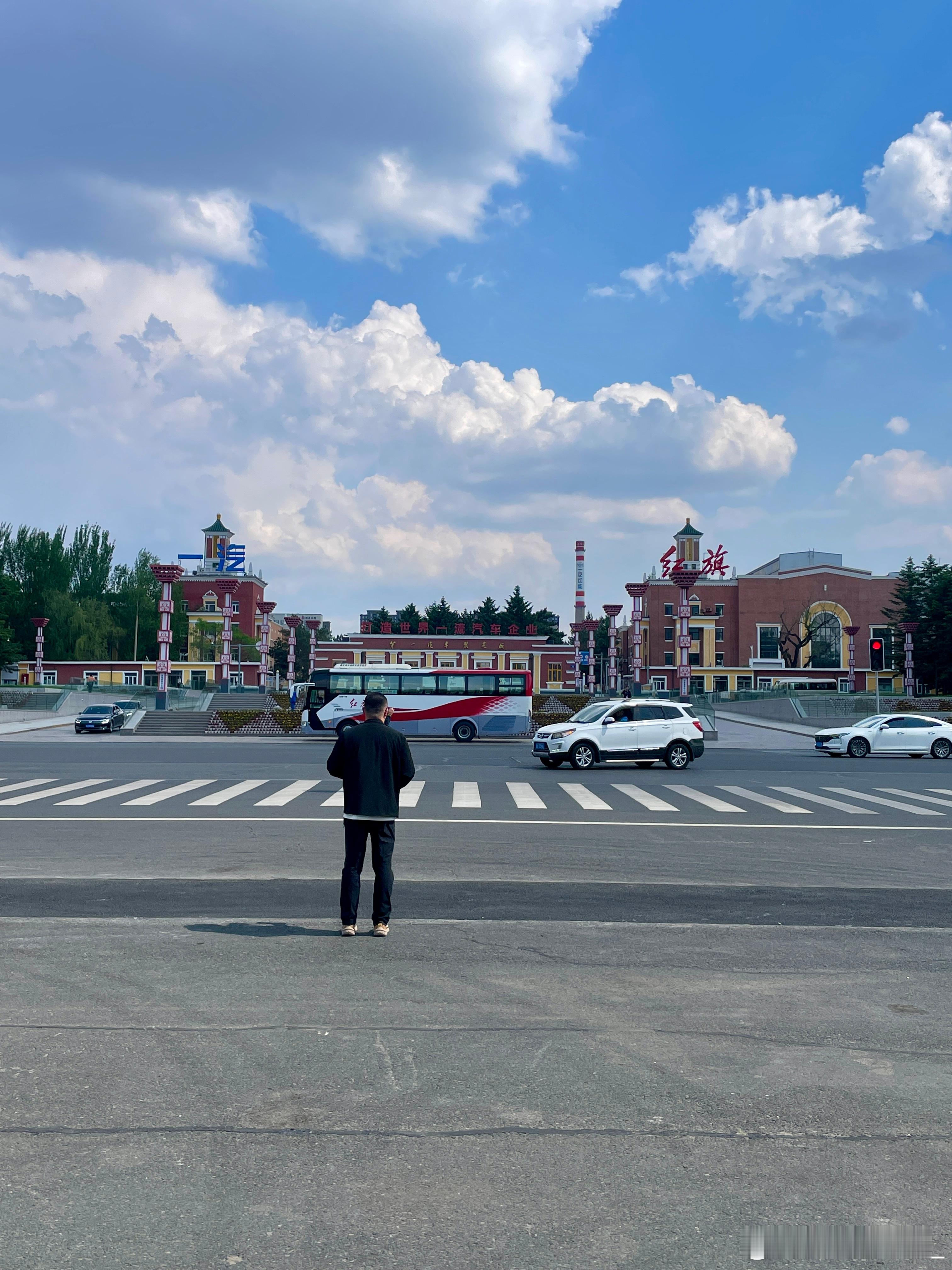 站上了吉林CBA主场，也去看了中国第一台车CA10驶出的地方！明天马拉松走起！2
