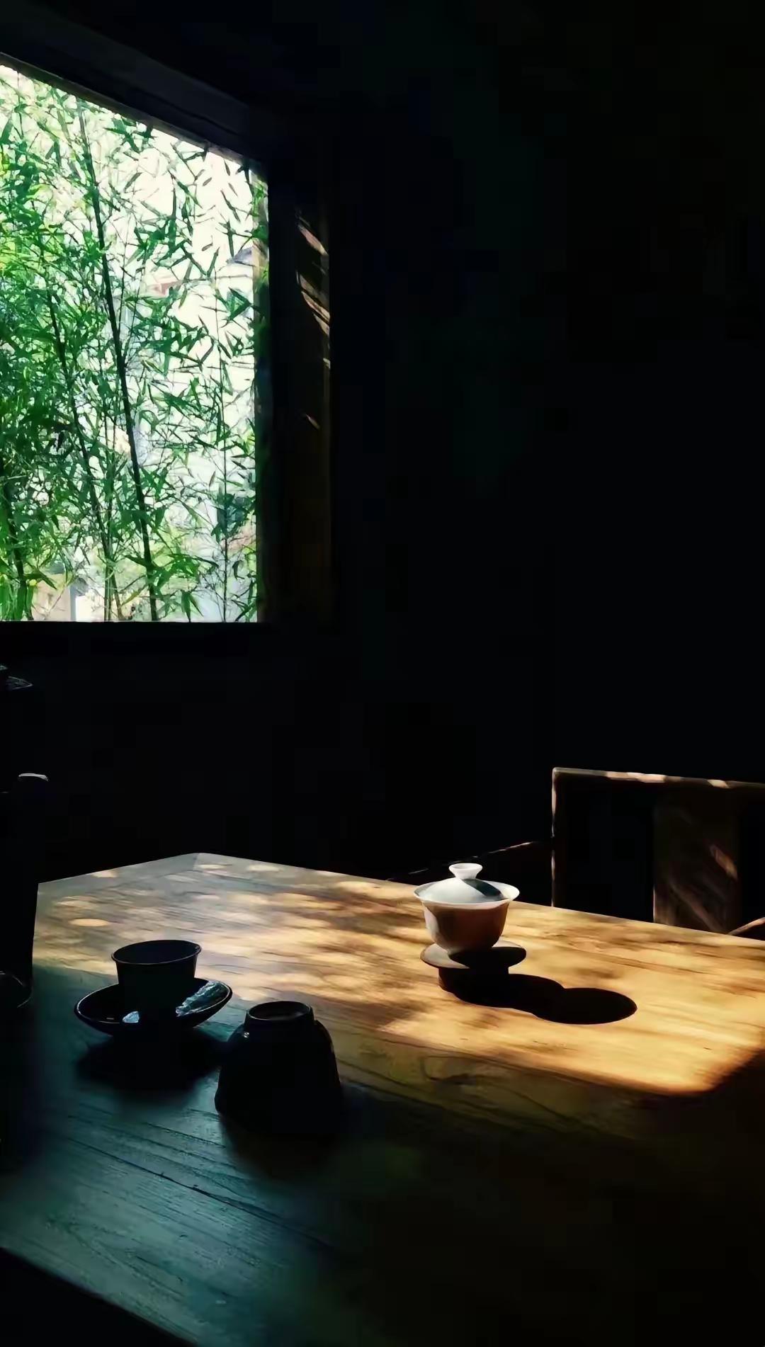 非常扎心的一段话：“人老了，哪怕你和老伴感情冷淡，关系不那么亲密，甚至不睡一个屋