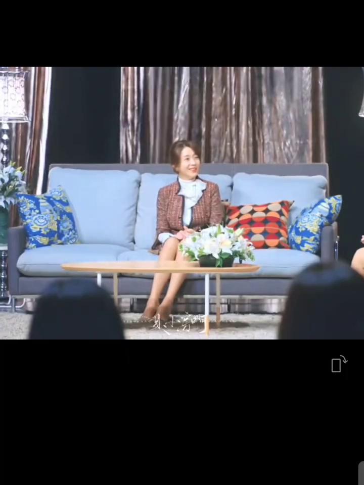 月小字啊，穷啊，务啊，是小穷啊，月小窝啊，是小滴啊。