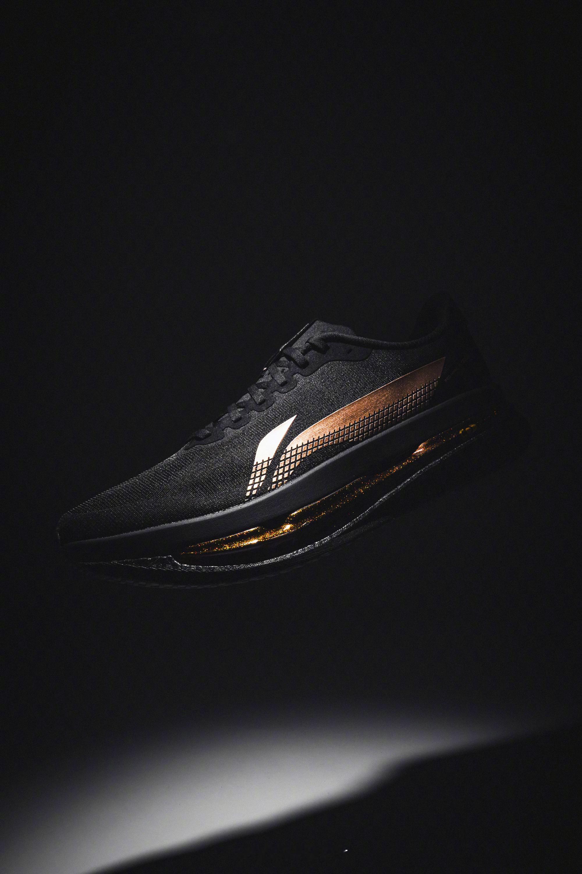 LI-NING REDHARE 9 ULTRA听房老板的推荐，整双赤兔9U通勤穿