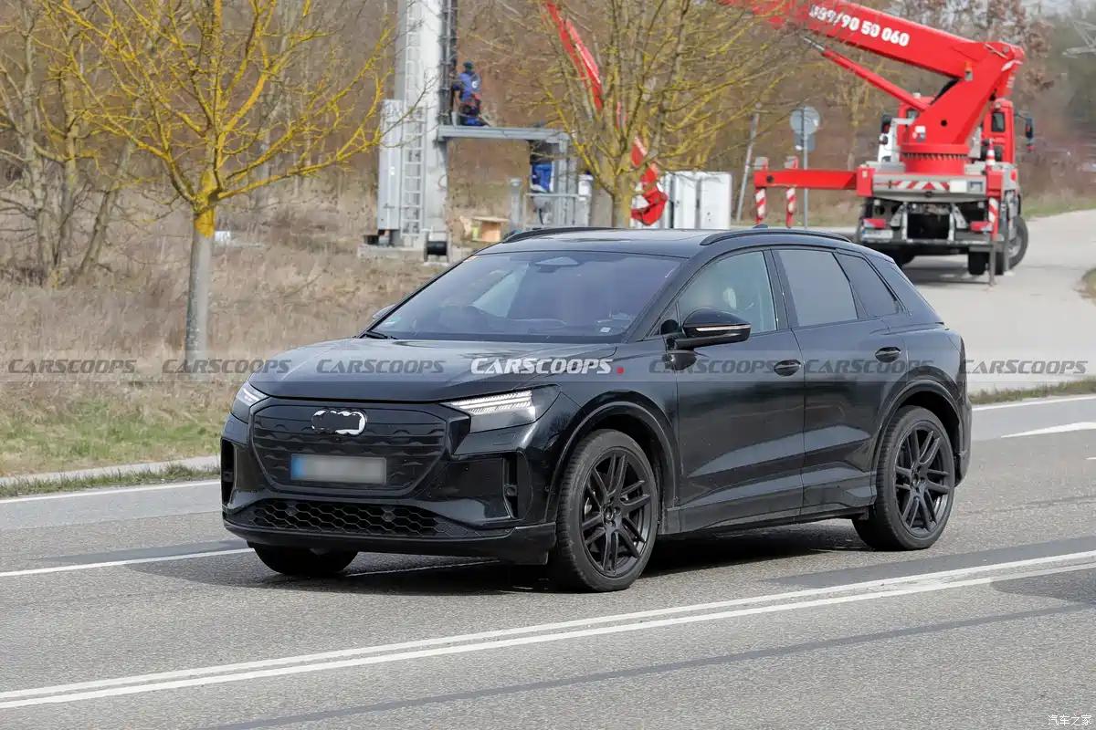 e-tron谍照曝光，进一步褪去伪装，让我们可以看到真容，新车仅进行了少量的伪装