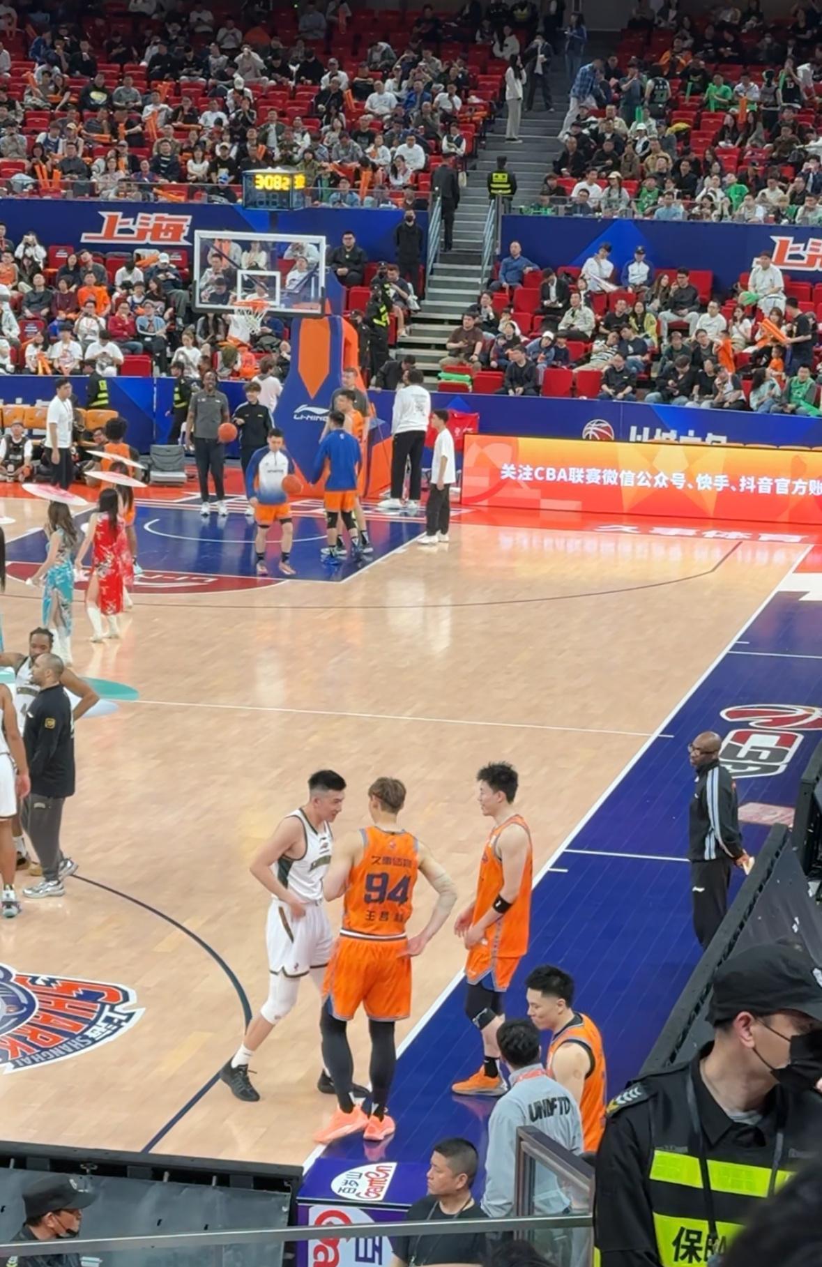 一群没脑子的玩意儿有的“人”是嫌你们不够乱，疯狂带节奏，因为它知道有人会上当。采