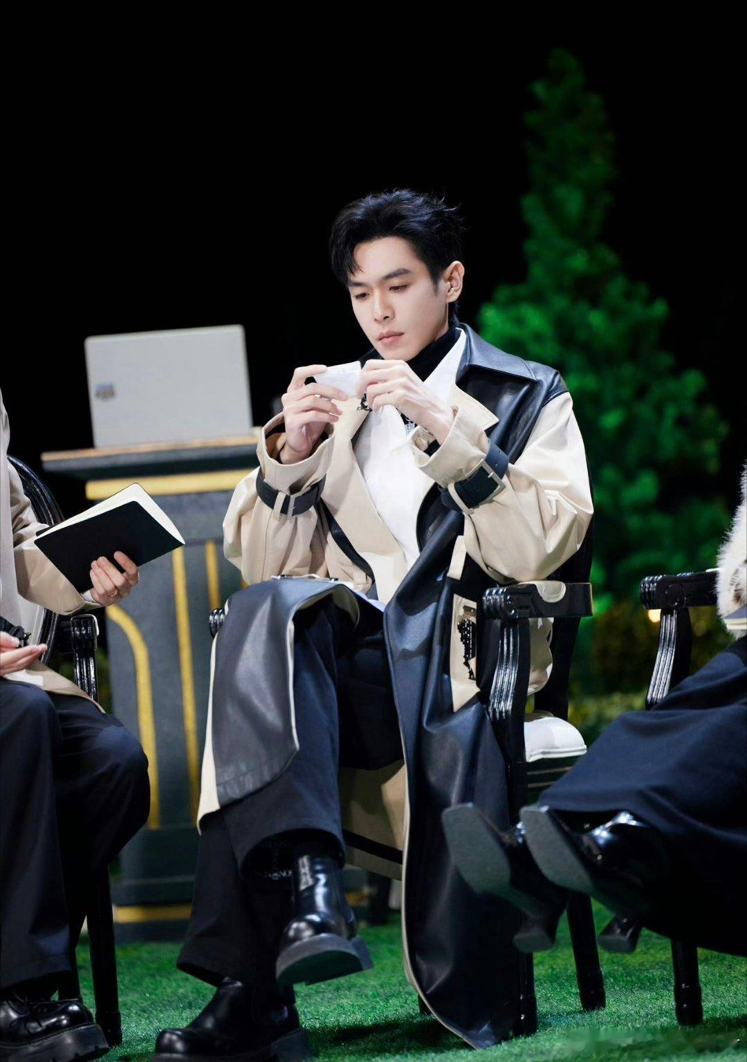 张若昀最忘不了大侦探盛情邀约大侦探 十年回归理由？张若昀：盛情邀约。一本正经说大