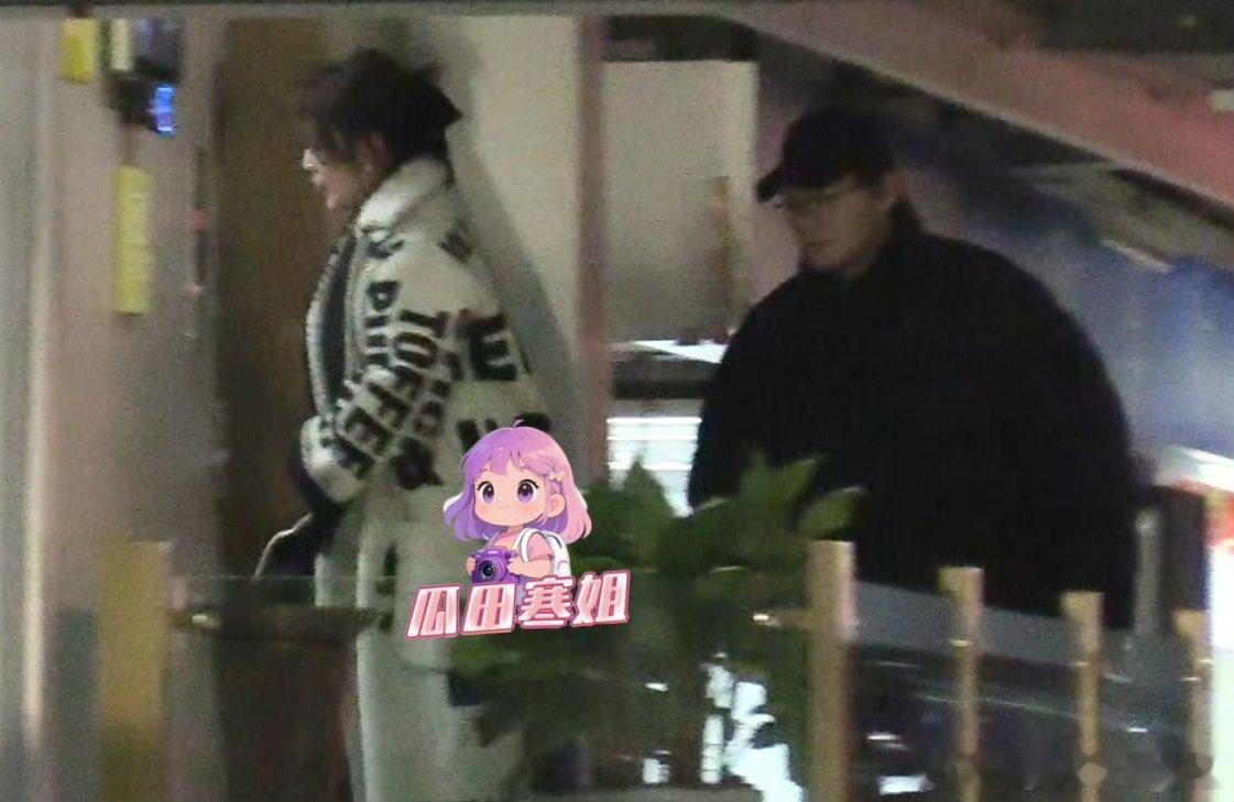 马丽夫妇与好友聚餐马丽许文赫与好友聚餐马丽夫妇与好友聚餐，从乘车到店，再到地库聊