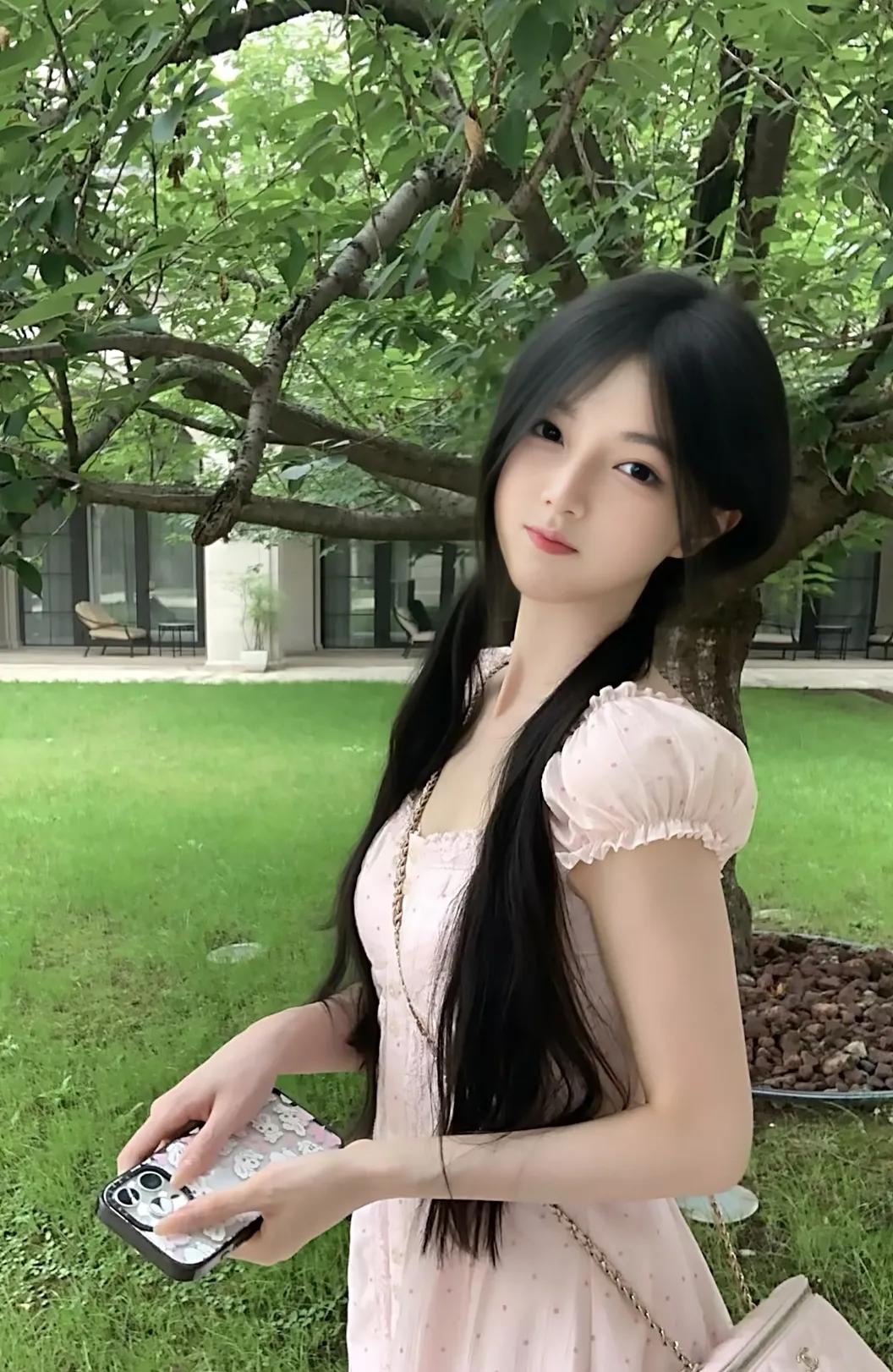 人生就是过山车跌宕起伏，低谷期熬过去就是晴天。
就算在人生最低谷我也不会认输，把