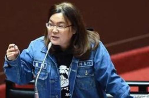 金门县党委陈玉珍曾说：“金门县属于中华民国，解放军要收复金门让我们投降的话，我会