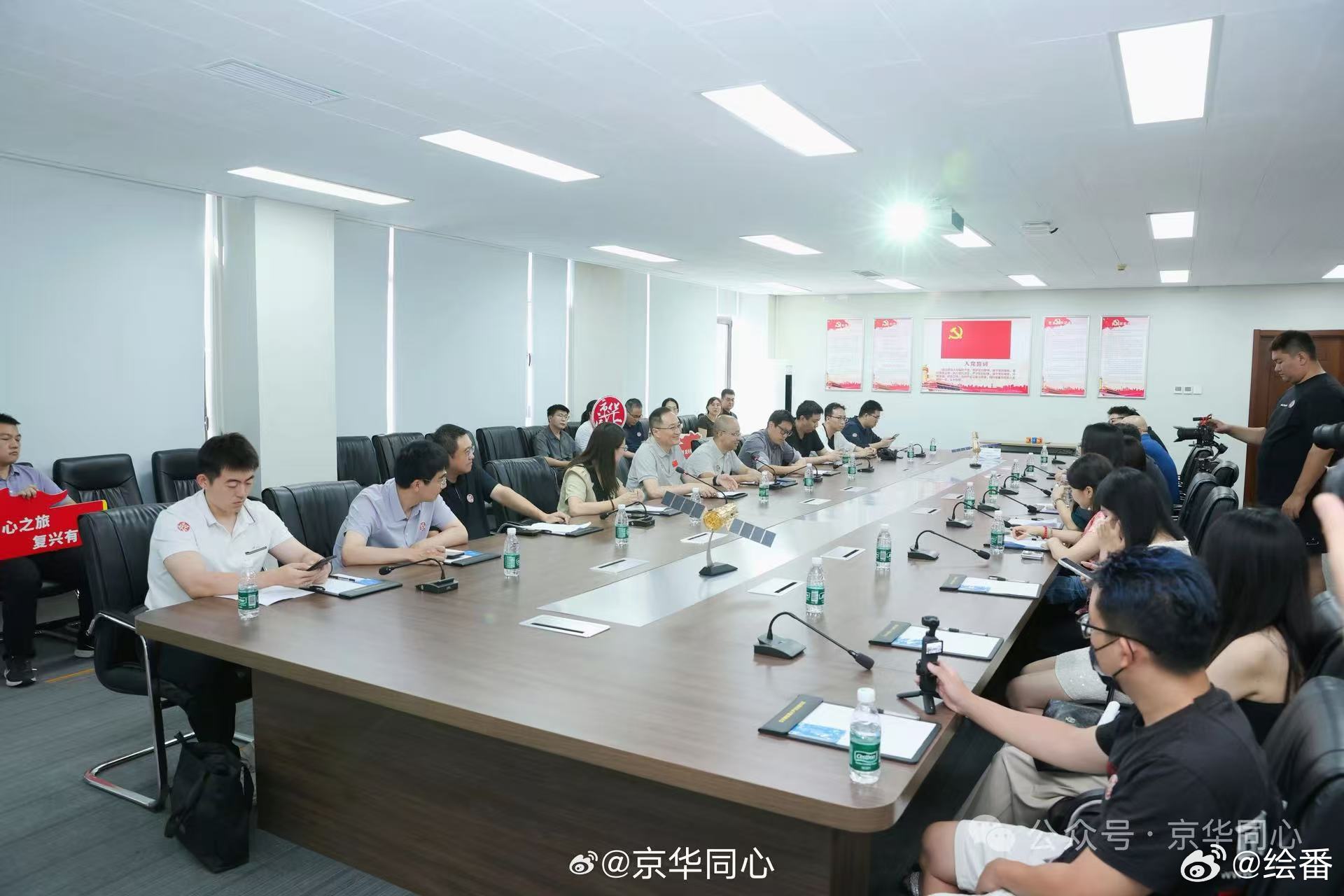同心之旅 复兴有我机器人接手枯燥伤眼的质检工作，让工人转向创造性岗位，产业链上下