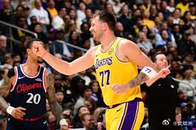 卢卡35分8板5三分狠刚，湖人110-97力克尼克斯110-97力克尼克斯，湖人