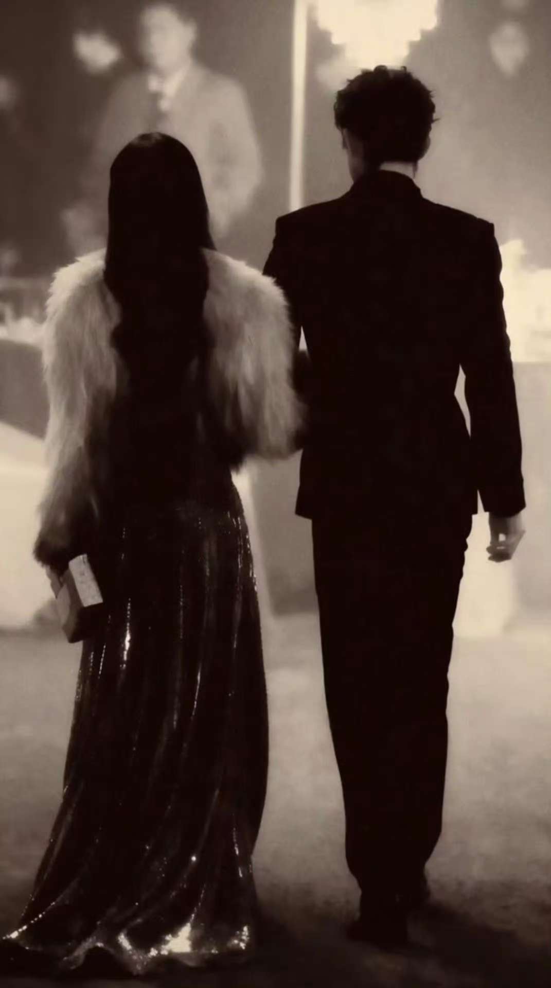 敖瑞鹏沈羽洁挽手背影照敖瑞鹏沈羽洁背影神图 敖瑞鹏沈羽洁挽手背影照，啊啊啊啊，大