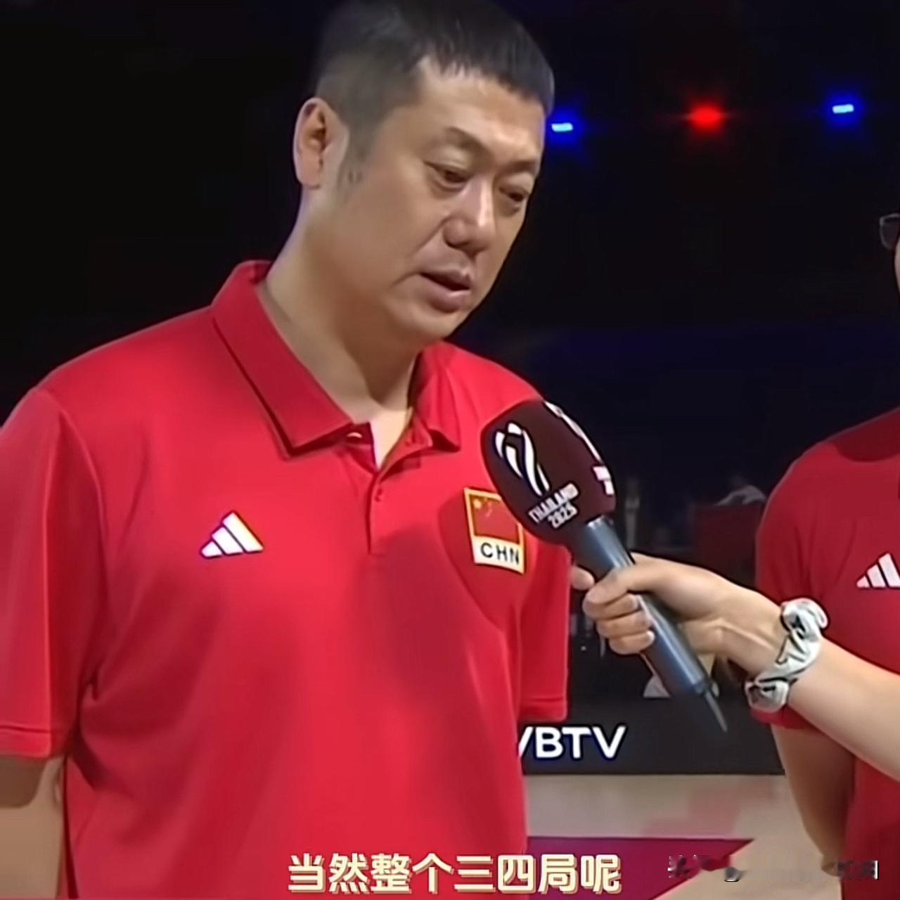 女排3-1 哥伦比亚，赵勇“特别表扬”3 名队员：

唐欣： 本战获得 11分，