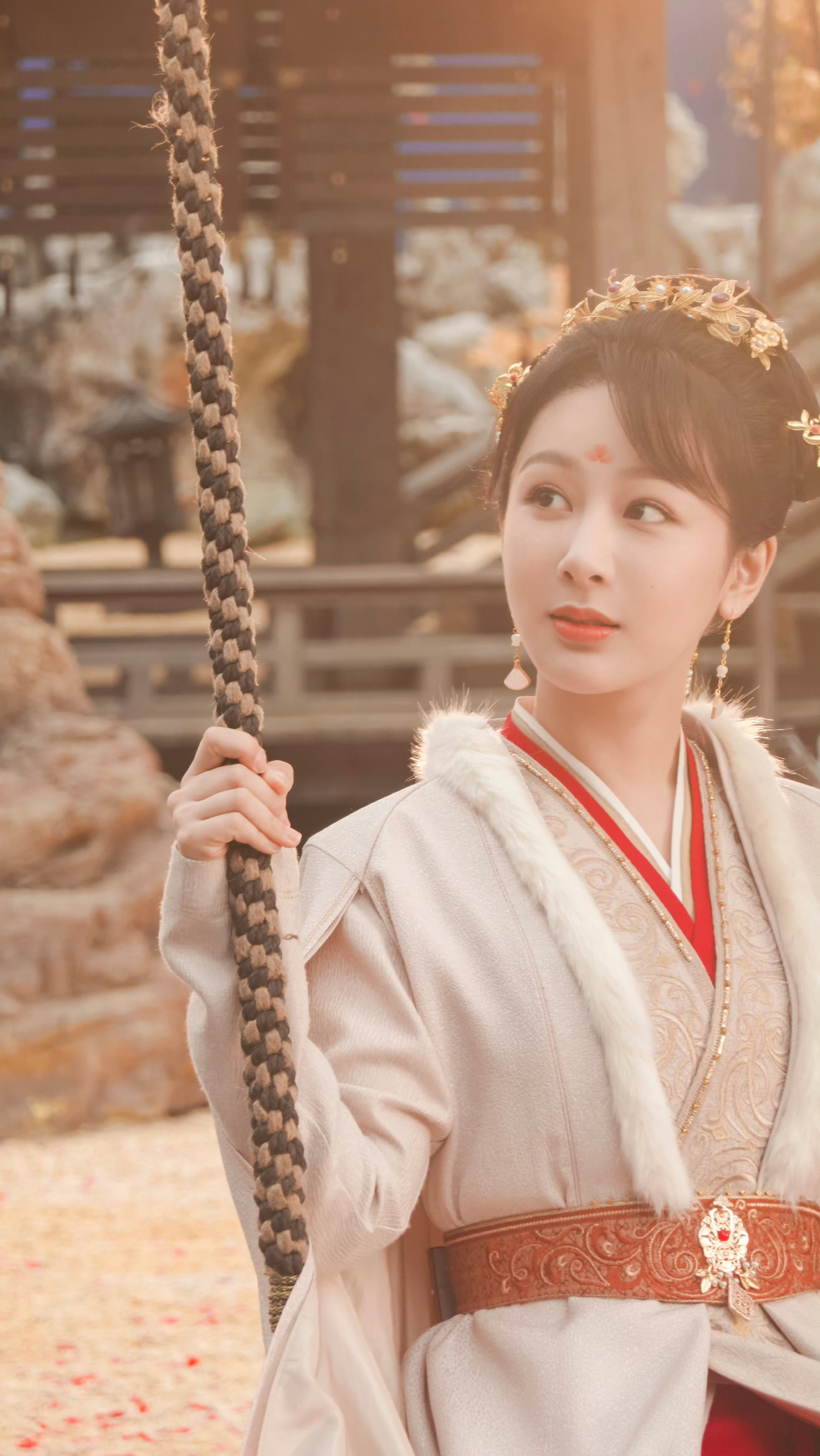 #杨紫[超话]##杨紫小夭# [心]#杨紫长相思# 正好都是风雨兼程的人，伴着美